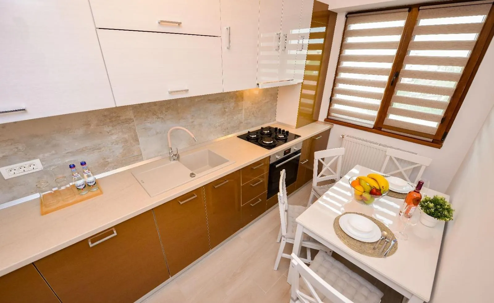 Bucharest Apartment - Private Parking
