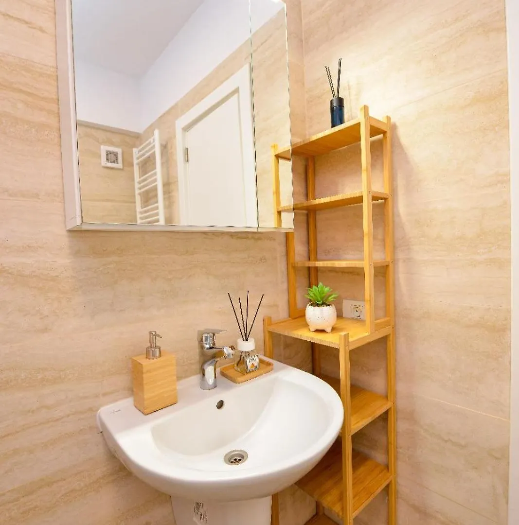 Bucharest Apartment - Private Parking România