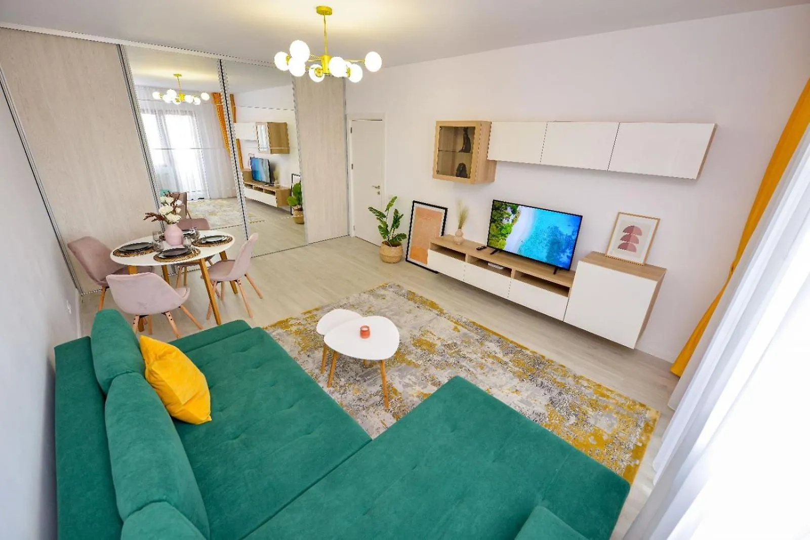 Bucharest Apartment - Private Parking Romania
