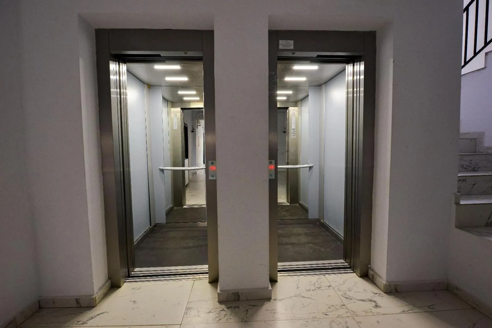 Bucharest Apartment - Private Parking 0*,  Romania